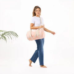 Keep It Light Sporty Duffle | Lei Stand