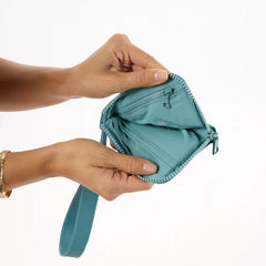 Go-To Wristlet | Party Wave
